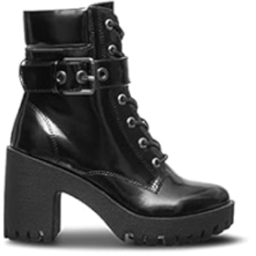 ‼️SOLD‼️ Madden Girl lug sole military boots